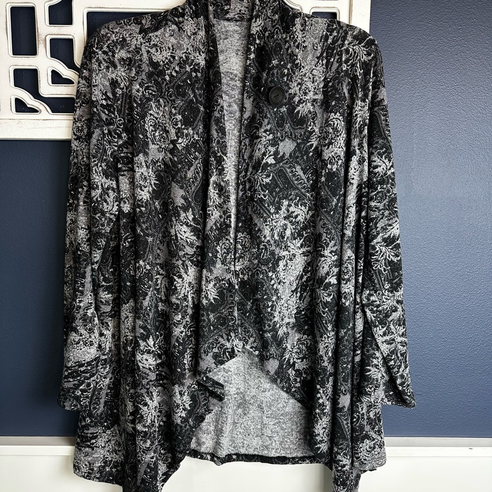 Elegant Black and Gray Women's Sweater 1X